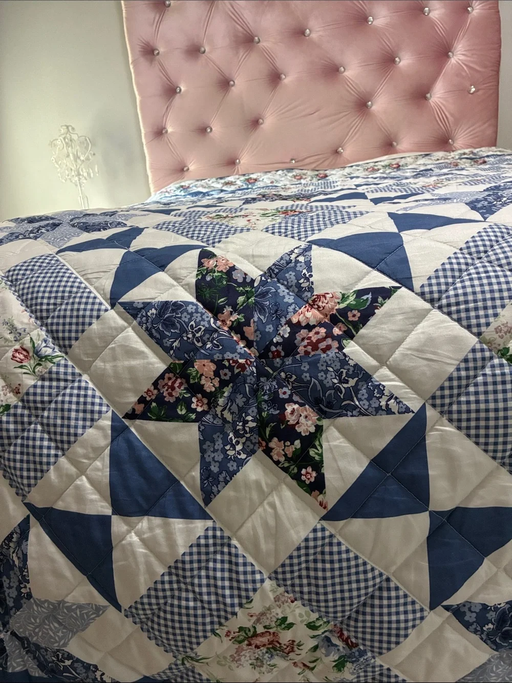 Mainstays Blue and Cream Floral Patchwork Quilt
